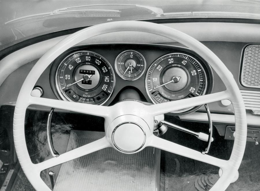 Панель приборов BMW 507 (Series I) 1956 года  (фото 9 из 52)